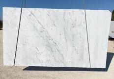 Lieferung rohe Unmaßplatten 2 cm aus Natur Marmor BIANCO CARRARA C 3364. Detail Bild Fotos 