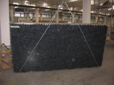 Lieferung polierte Unmaßplatten 3 cm aus Natur Labradorit BLUE PEARL GT C-16831. Detail Bild Fotos 
