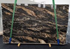 Lieferung polierte Unmaßplatten 3 cm aus Natur Granit MAGMA 1391. Detail Bild Fotos 