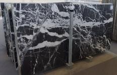 Lieferung polierte Unmaßplatten 2 cm aus Natur Marmor MONACO BLACK T0033. Detail Bild Fotos 
