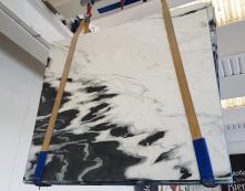 Lieferung polierte Unmaßplatten 0.7 cm aus Natur Marmor PANDA UL0082. Detail Bild Fotos 