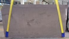 Lieferung geschliffene Unmaßplatten 3 cm aus Natur Kalkstein PIETRA FOSSENA 1234M. Detail Bild Fotos 