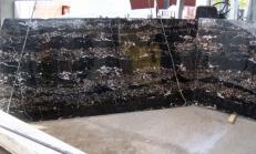 Lieferung polierte Unmaßplatten 2 cm aus Natur Marmor PORTORO E-B12034. Detail Bild Fotos 
