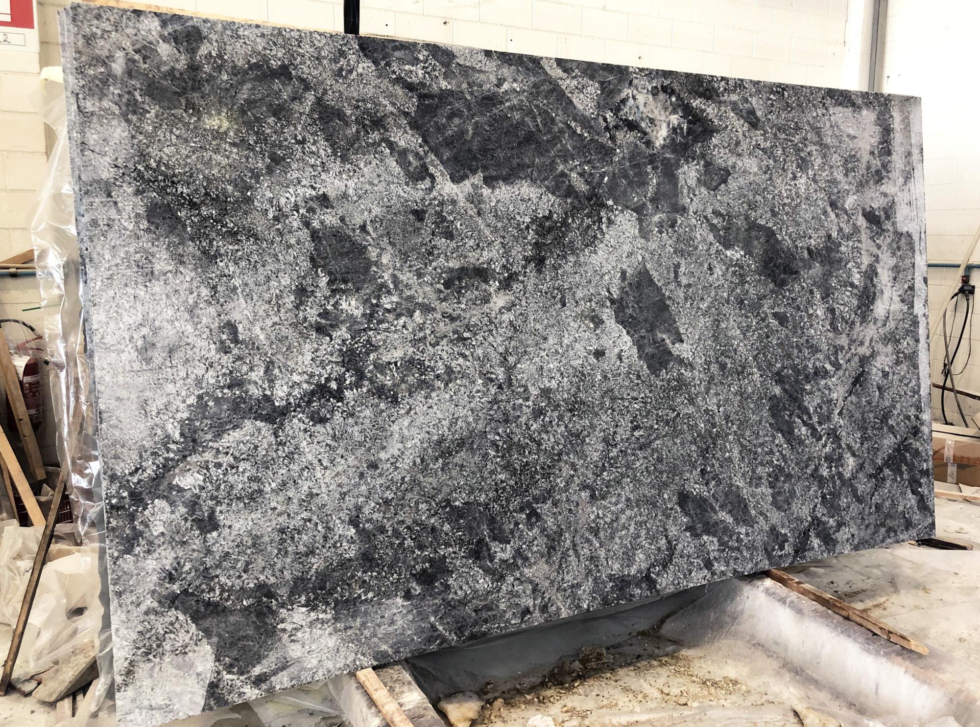 AZUL ARAN AZUL ARAN polierte Unmaßplatten D230310RE aus Natur Granit , Slab #10: Lieferung Veneto, Italien 